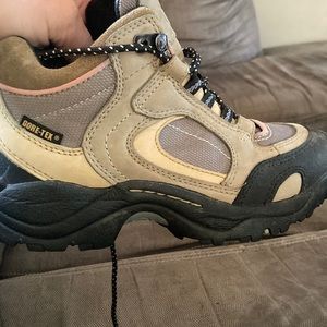 Danner womens 6 Agitator 45 boot.  New Grey